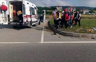 Duble yolda iki otomobil çarpıştı: 1 yaralı