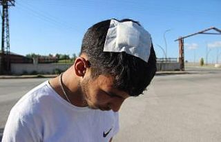 Düğün konvoyunun önünü kesince hastanelik oldular