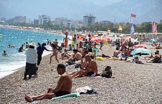 Dünyaca ünlü Konyaaltı Sahili’nde hafta içi...