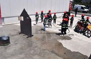 Dünyanın en küçük itfaiyecileri görev başında!