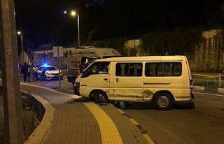’Dur’ ihtarına uymayan kadın sürücü kaza...