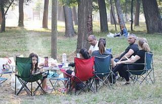 Edirne’de vatandaşlar piknik alanlarına akın...