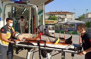 Elektrikli bisiklet yayaya çarptı, 4 kişi yaralandı