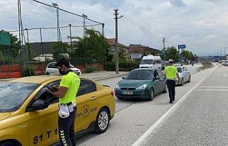 Emniyet kemeri takmayan 137 sürücü cezayı yedi