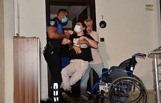 Engelli şehit çocuğunu sınava polisler götürdü