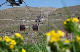 Erciyes’te gondol teleferiklerinin çalışma saati...