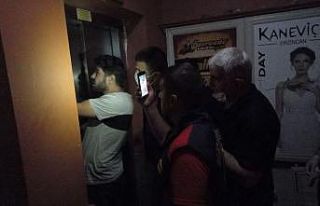 Erzincan’da asansörde mahsur kalan 3 kişi uzun...