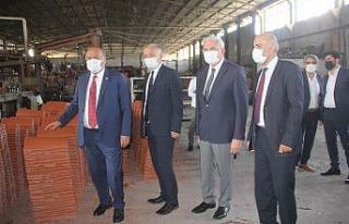 Erzincan’da üretilen perlit esaslı kiremit çatıları...