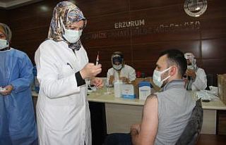 Erzurum OSM’de yerinde aşı uygulamasına başlandı