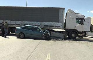 Erzurum’da feci kaza, ışık ihlali yapan otomobil...
