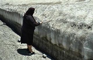 Erzurum’da Haziran ayında adam boyu kar