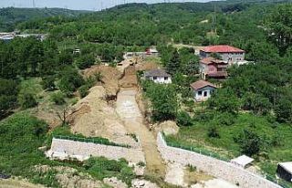 Eşme’de depo inşaatı ve dere ıslahı çalışmaları...