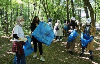 Eyüpsultan’daki piknik alanındaki çöpler temizlendi
