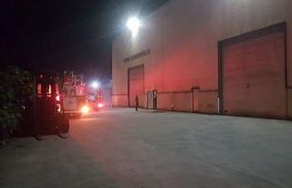 Fabrikada yangın ihbarı itfaiye ekiplerini harekete...