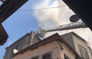 Fatih’te oyuncak deposunda yangın