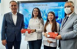 Fen Lisesi öğrencilerinden implant ve seramik yüzeylerde...