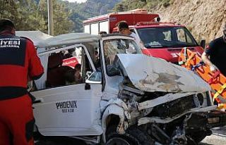 Fethiye’de otomobil ile cip çarpıştı: 8 yaralı