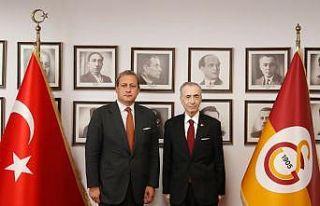 Galatasaray’da devir teslim töreni gerçekleştirildi