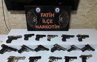 Gana’ya silah sevkiyatı polise takıldı