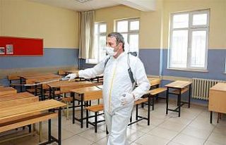 Gaziosmanpaşa’da okullar sınavlar öncesi dezenfekte...