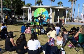 Gençler sınav stresini konserle attı