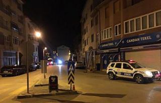 Gençlerin bıçaklı kavgasında kan aktı