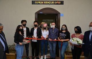Gençlerin yeni buluşma noktası açıldı