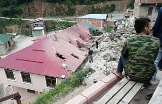 Giresun’da yol genişletme çalışması sırasında...