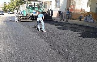 Gölbaşı ilçesinde sıcak asfalt çalışmaları...