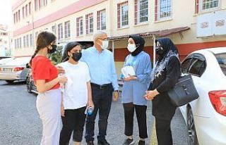 Güder, YKS’ye giren öğrencileri yalnız bırakmadı