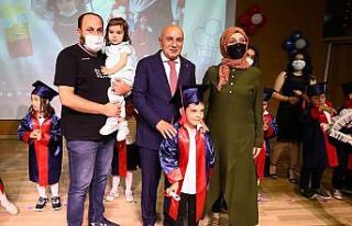 Gül kreş adası ilk mezunlarını verdi
