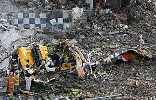 Güney Kore’de 5 katlı bina devrildi: 9 ölü,...