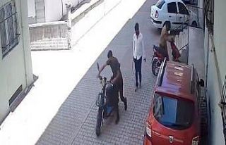 Güpegündüz elektrikli bisiklet hırsızlığı...