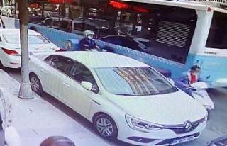 Güpegündüz kuryenin motosikletini çaldı