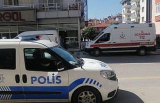 Haber alamadıkları arkadaşlarını evinde ölü...