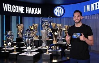 Hakan Çalhanoğlu Inter’e transfer oldu