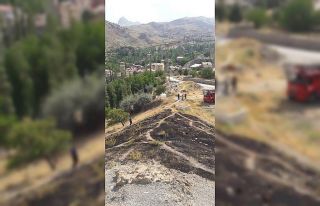 Hakkari’de mezarlık yangını