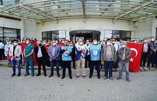 Hasta yakını muayene sırasında doktora saldırdı