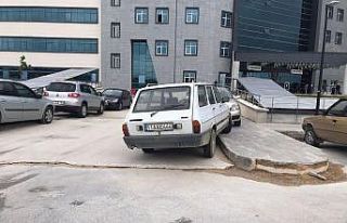 Hastanede araç park yeri sorunu