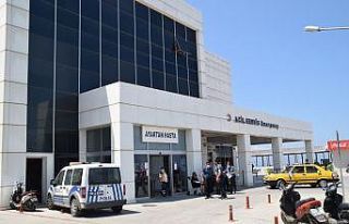 Hastanede doktorlarla ve polisle tartıştı