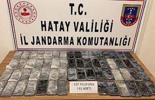 Hatay’da at arabası ile cep telefonu kaçakçılığı...