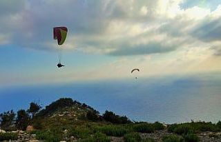 Hatay’da yamaç paraşütü yoğun ilgi görüyor