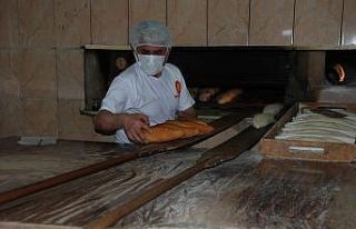 Hem ekmek ustası hem şarkıcı