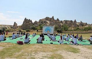 Hindistanlılar Uluslararası Yoga Günü’nü Kapadokya’da...