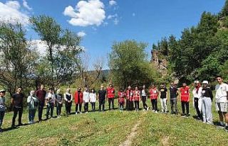 Hisarcık Kızılay gönüllüleri doğa yürüyüşünde