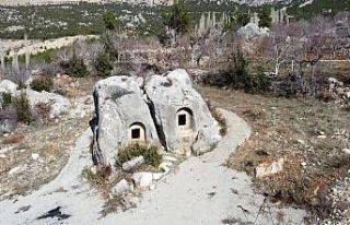 Hitit dönemine ait 5 bin yıllık anıt mezar ziyaretçilerini...