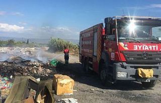 Hurda koltuğun tellerini çıkarırken yangına sebep...
