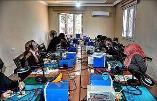 İç savaşta eşlerini kaybeden Suriyeli kadınlar,...