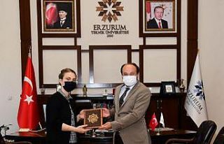 İdil Büyükgölcigezli, ETÜ’nün misafiri oldu