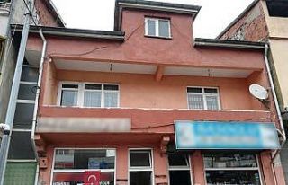 İki dükkan ve iki dairenin bulunduğu binayı TDV’ye...